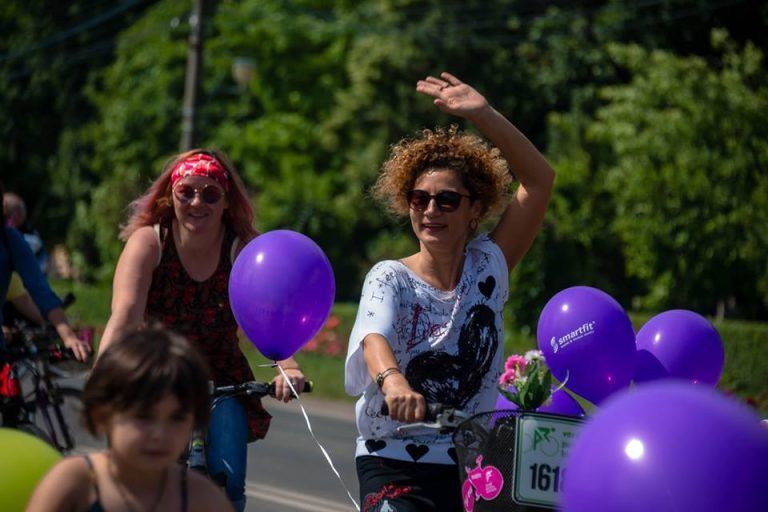 cochete pe biciclete